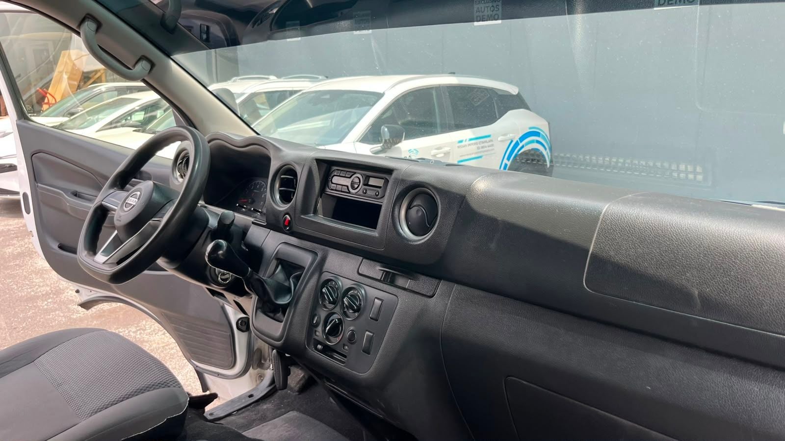 2023 Nissan URVAN 4 PTS AMPLIA VENTANAS TM5
