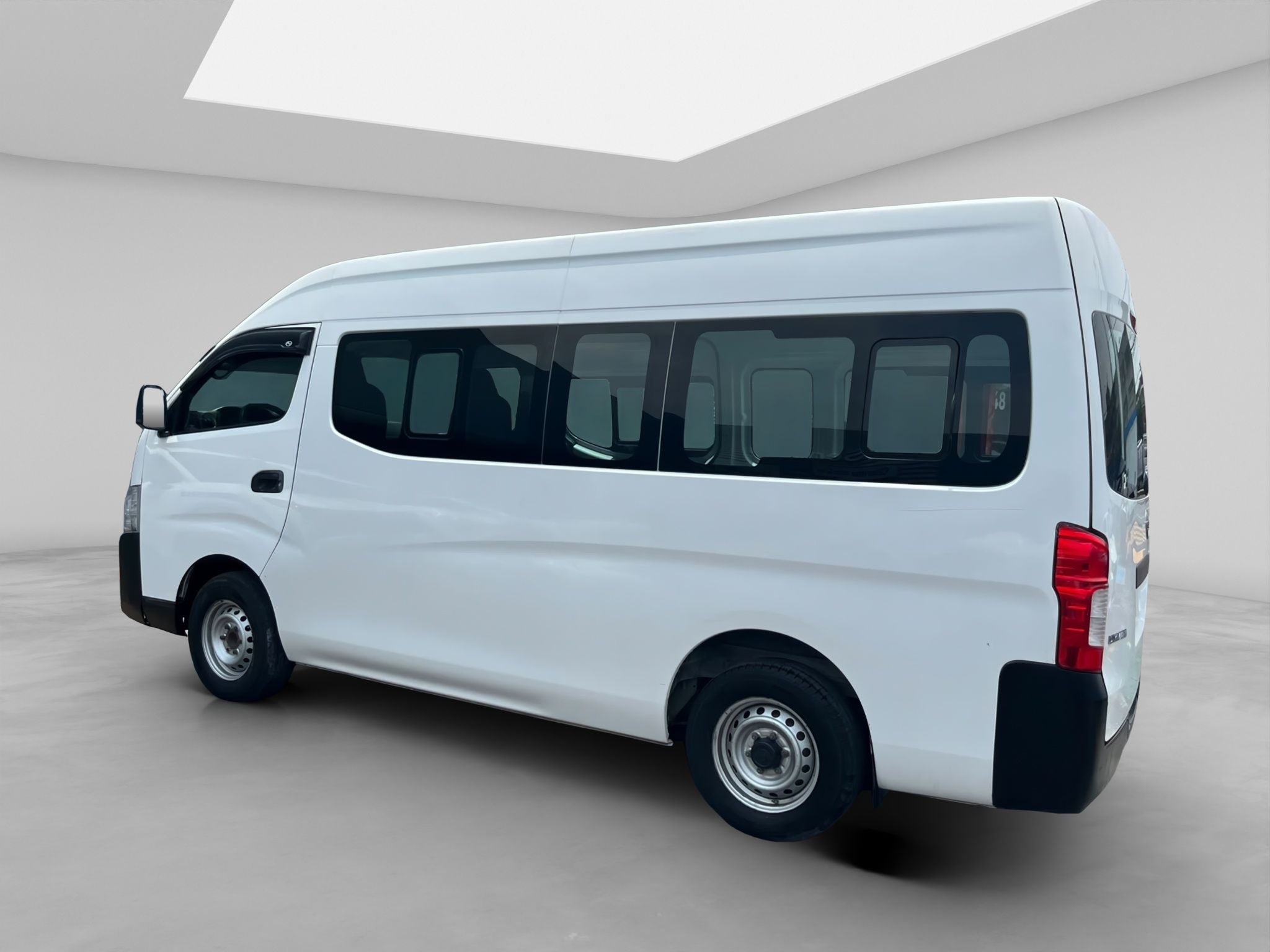 2023 Nissan URVAN 4 PTS AMPLIA VENTANAS TM5
