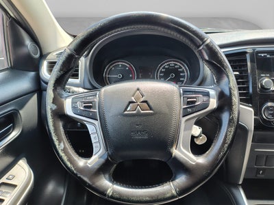 2023 Mitsubishi L200 4 PTS GLX CABINA DOBLE 24TD TM5 4X4