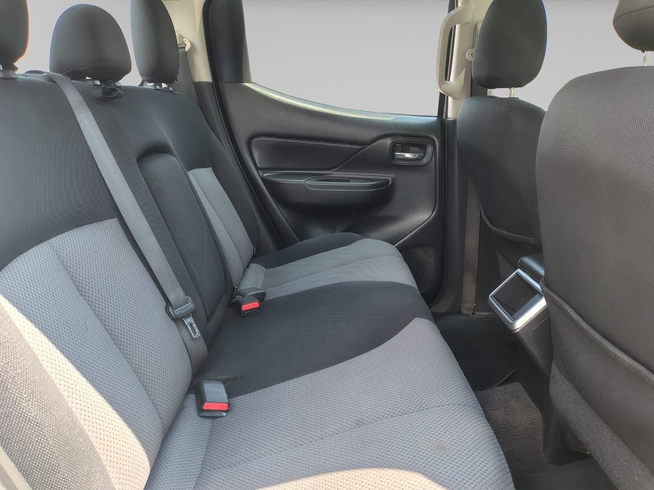 2023 Mitsubishi L200 4 PTS GLX CABINA DOBLE 24TD TM5 4X4