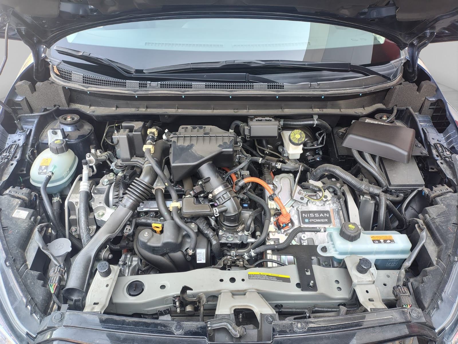 2023 Nissan KICKS 5 PTS E-POWER PLATINUM ELECTA PIEL ADAS RA-17