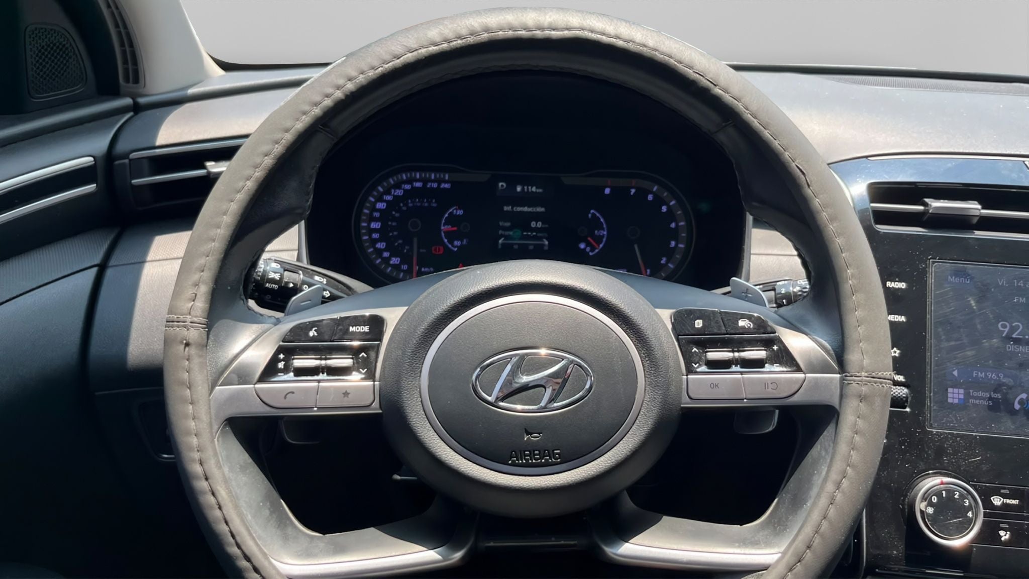 2023 Hyundai TUCSON 5 PTS GLS PREMIUM 25L TA AAC AUT PIEL F LED RA-18