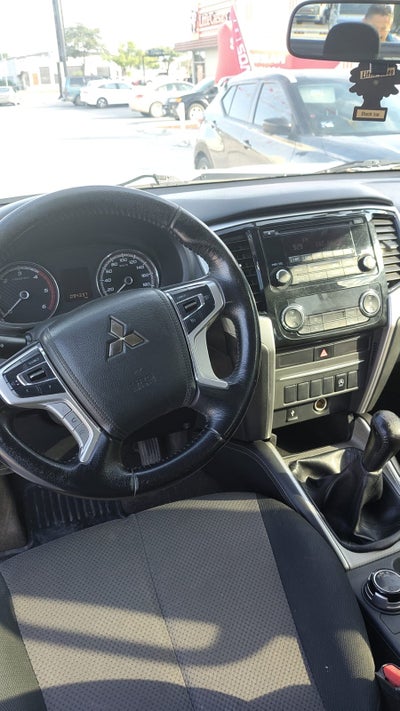 2023 Mitsubishi L200 4 PTS GLX CABINA DOBLE 24TD TM5 4X4