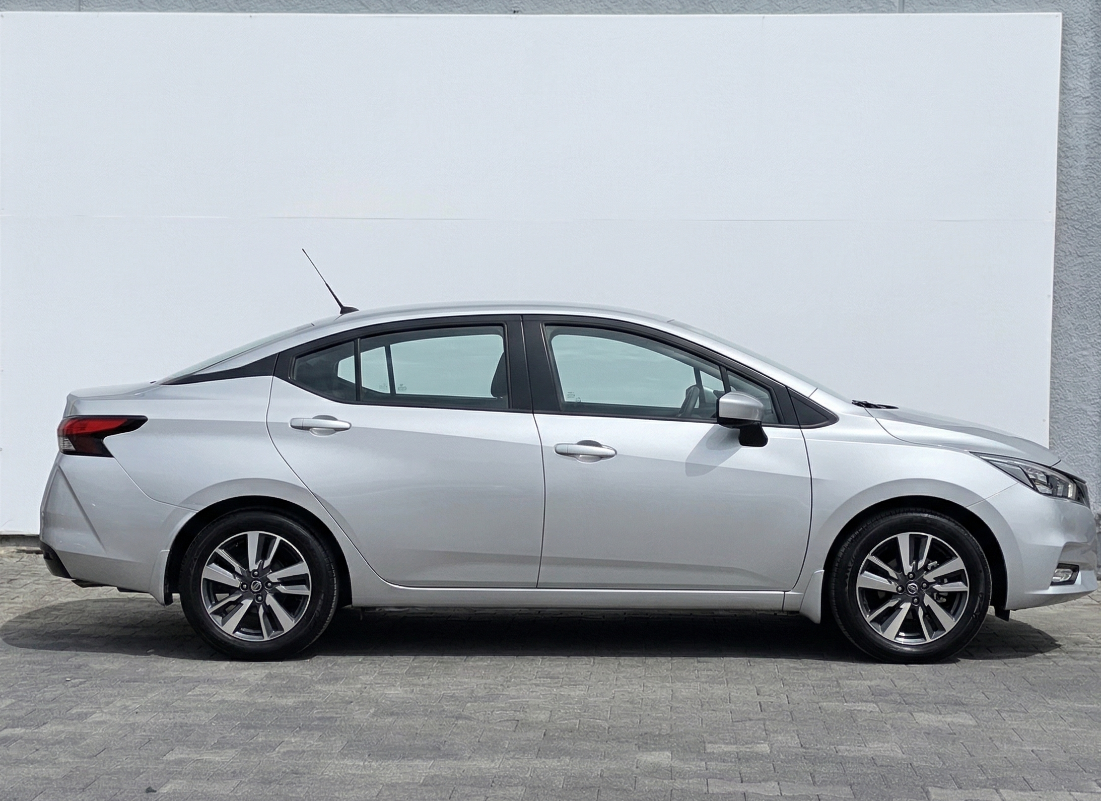 2024 Nissan VERSA 4P ADVANCE L41.6 AUT