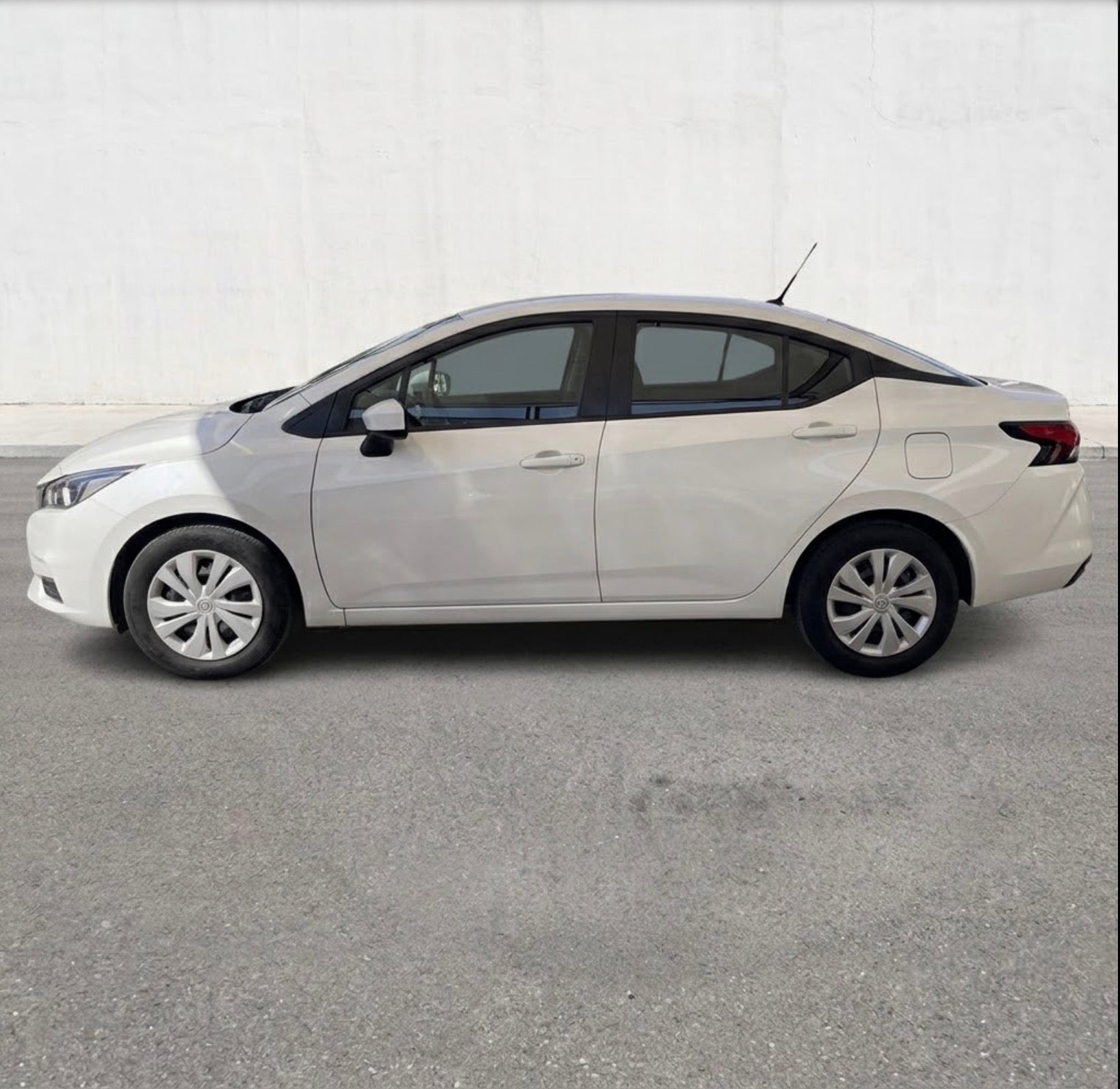 2020 Nissan VERSA 4 PTS SENSE  AAC VE R-15CVT