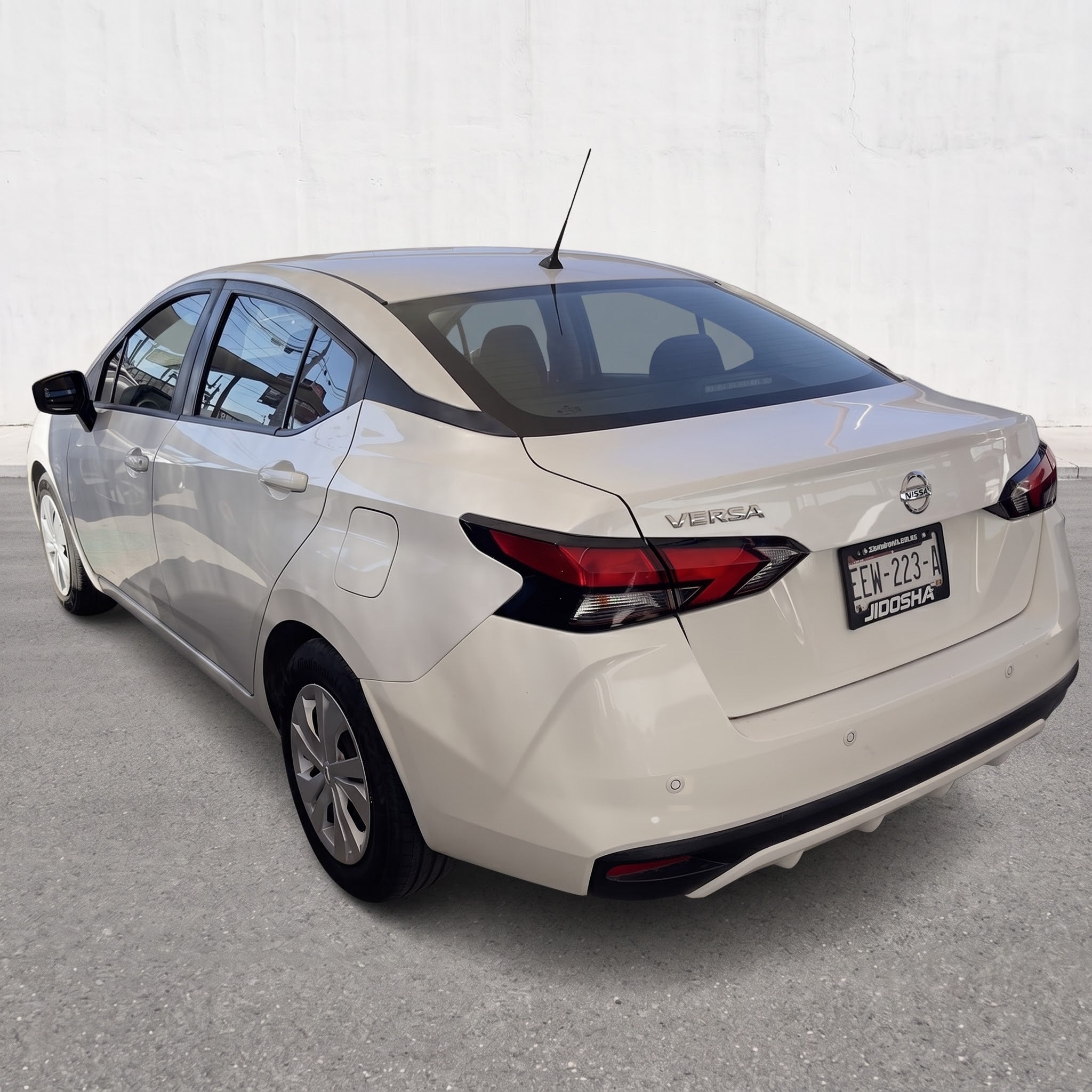 2020 Nissan VERSA 4 PTS SENSE  AAC VE R-15CVT