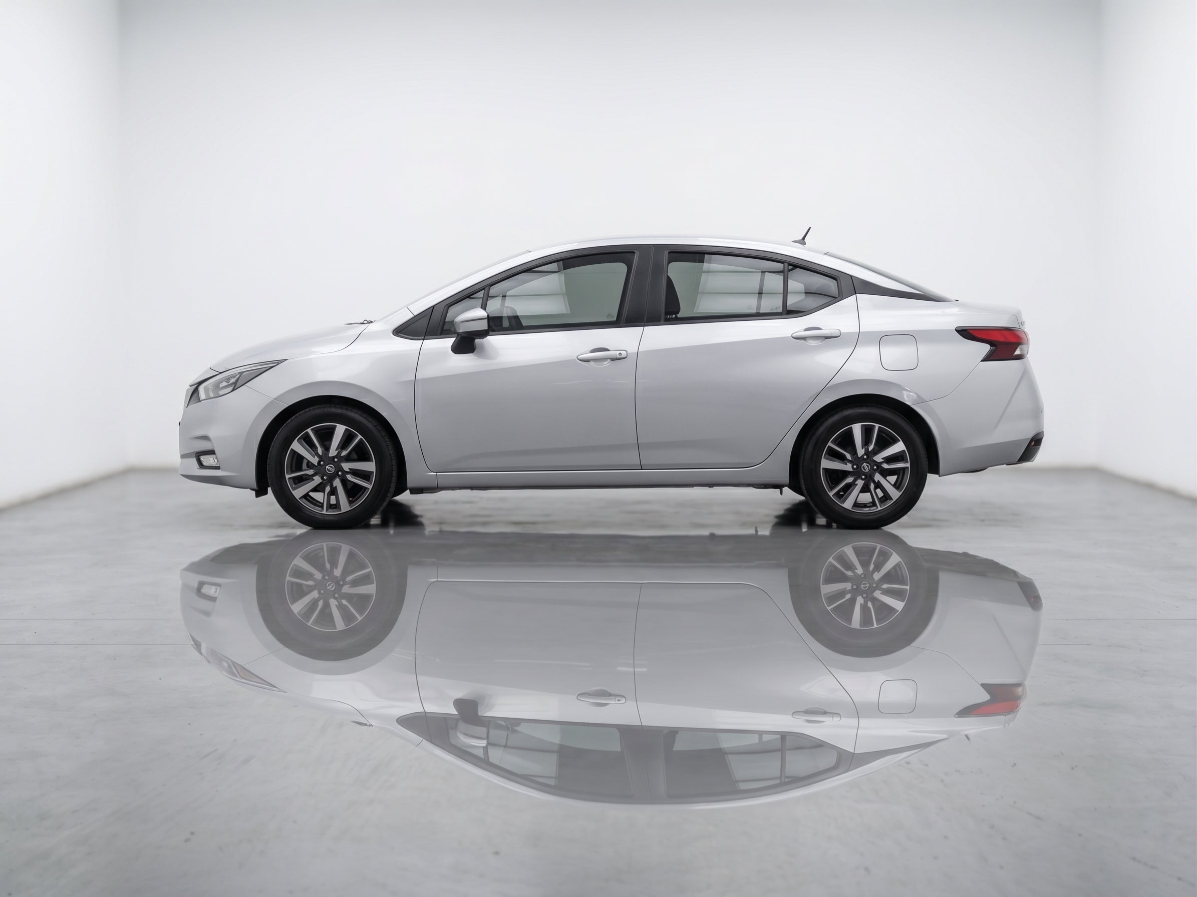 2024 Nissan VERSA 4P ADVANCE L41.6 AUT