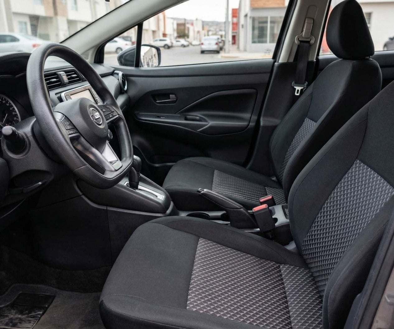 2024 Nissan VERSA 4P SENSE L41.6 AUT