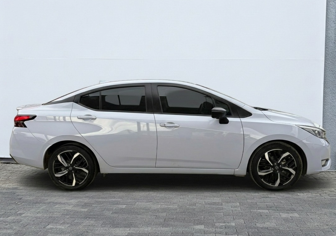 2024 Nissan VERSA 4P SR L41.6 AUT