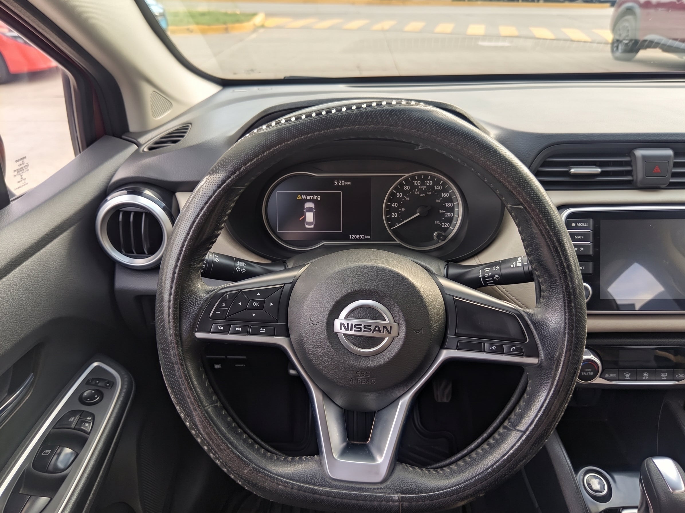 2020 Nissan VERSA 4 PTS PLATINUM CVT AAC AUT VE PIEL GPS F LED RA-17