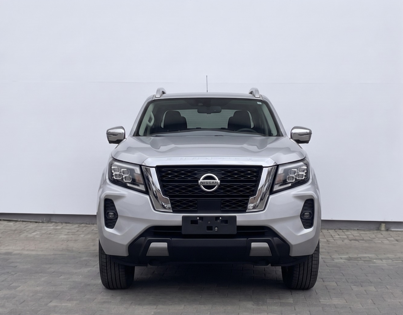 2025 Nissan NP300 CHASIS TM AC VDC