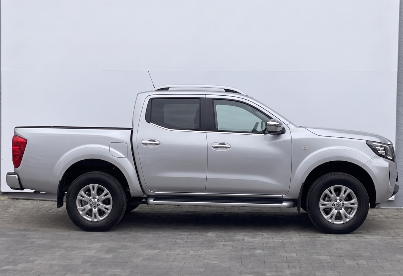2025 Nissan NP300 CHASIS TM AC VDC