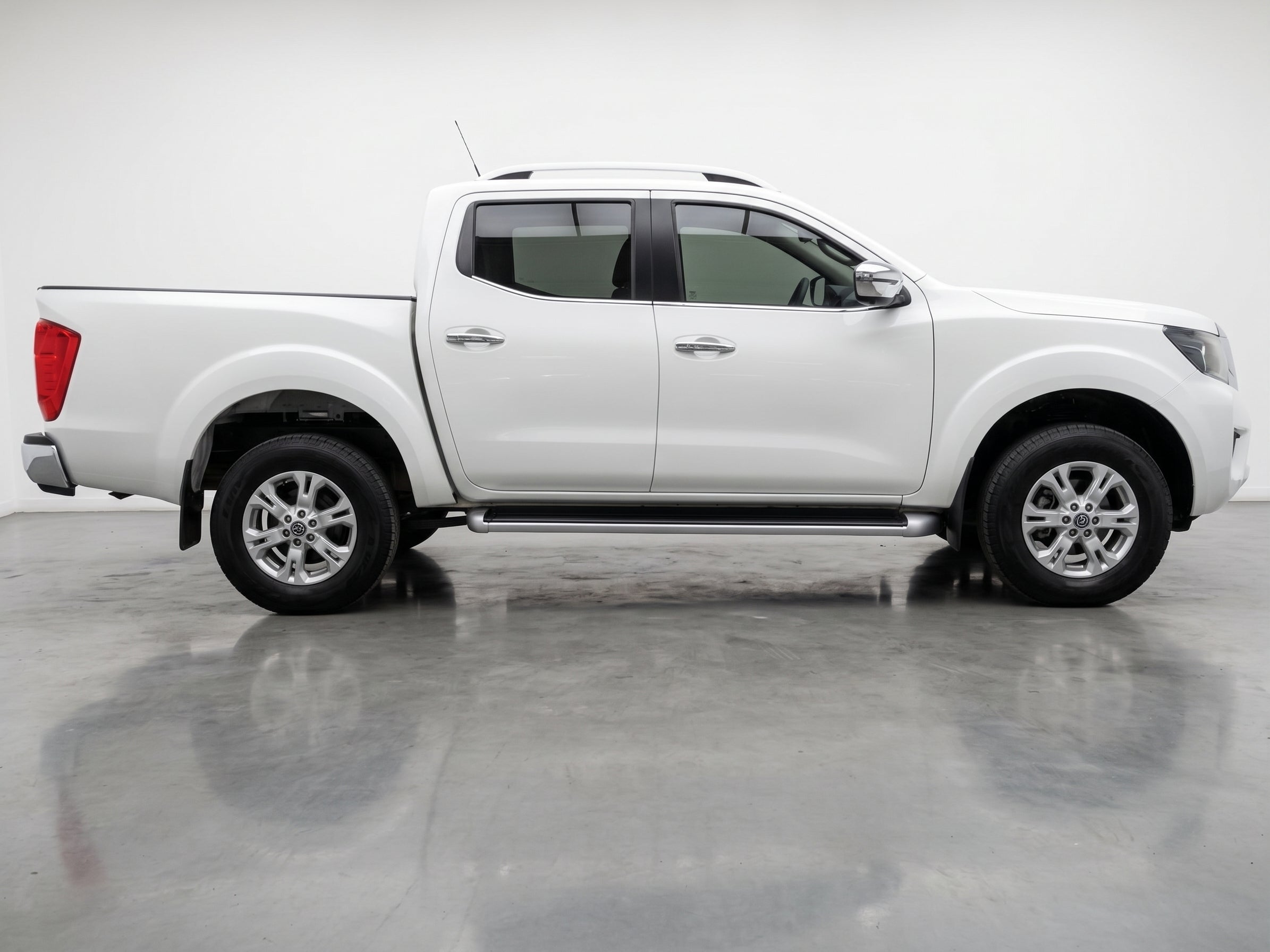 2023 Nissan FRONTIER 4P LE L42.5 AUT