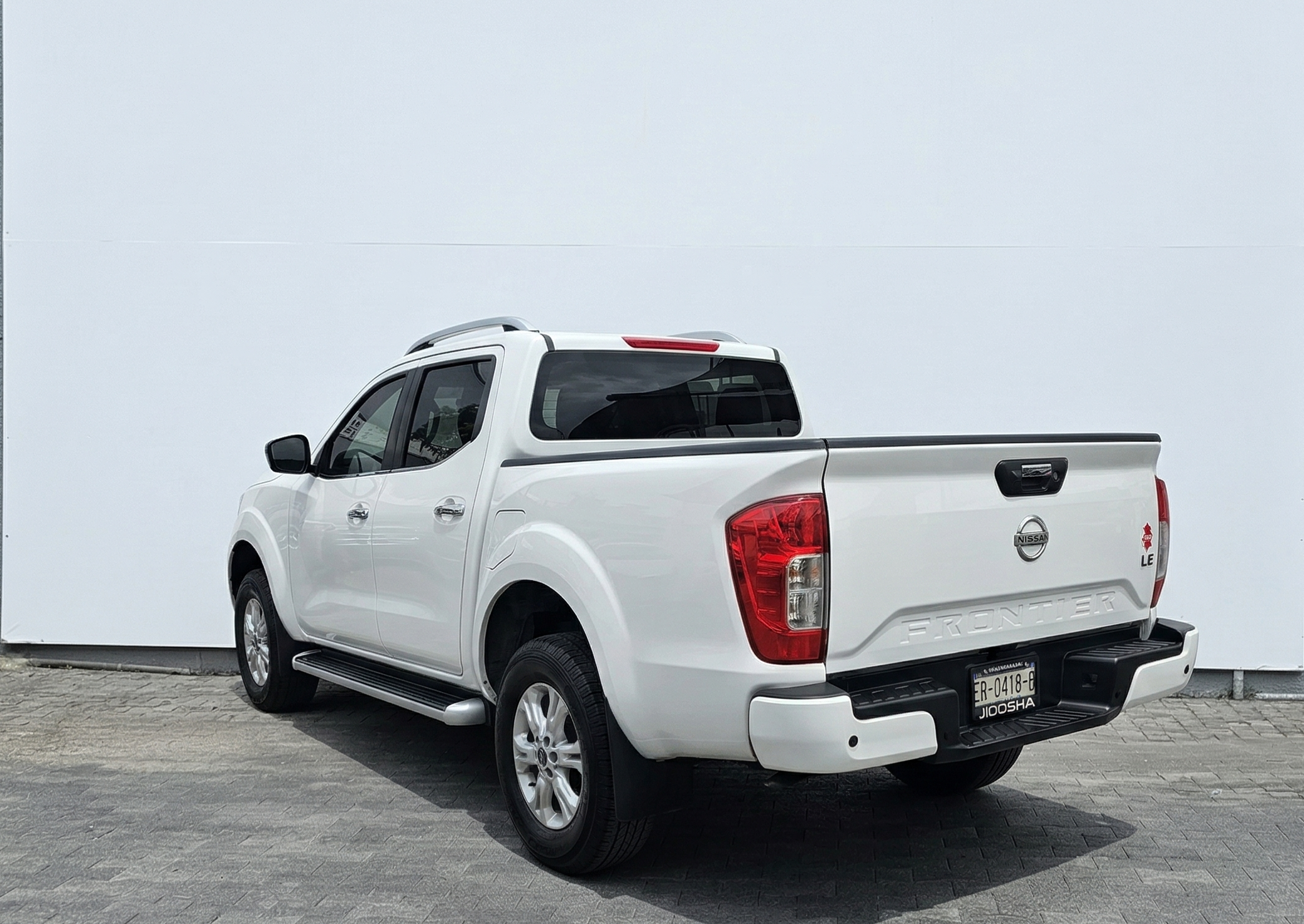2024 Nissan FRONTIER 4P LE L42.5 MAN