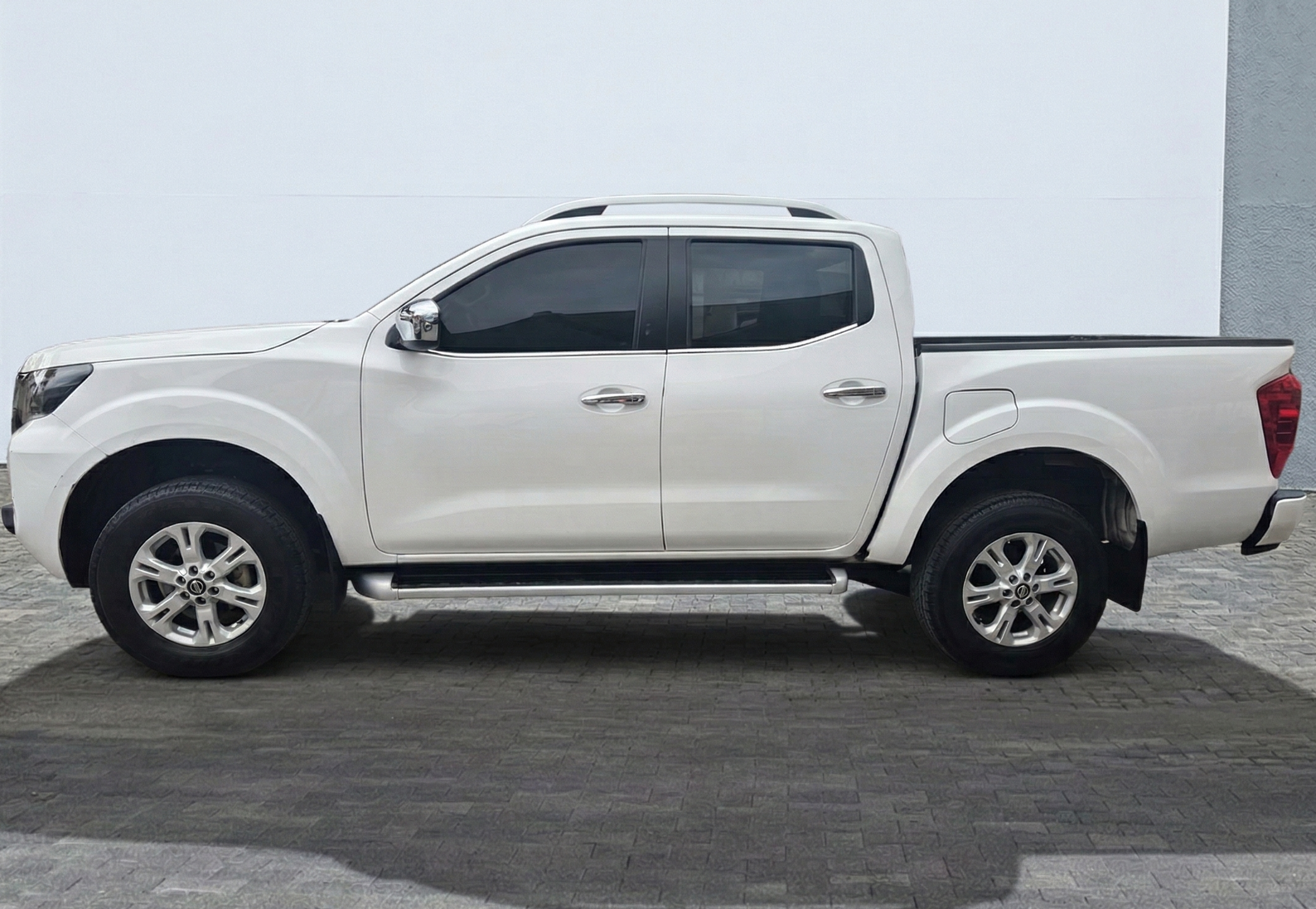 2024 Nissan FRONTIER 4P LE L42.5 MAN
