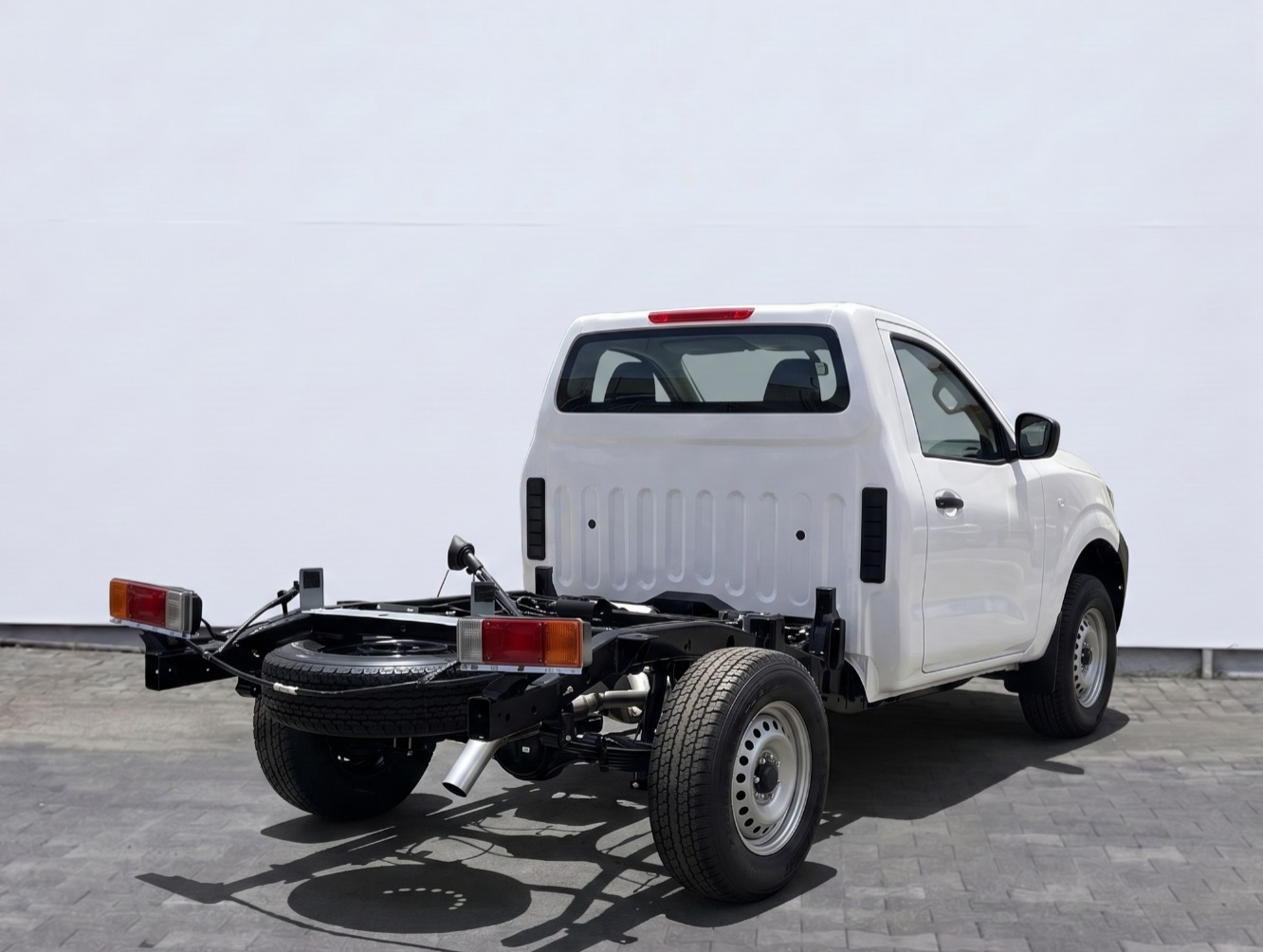 2026 Nissan NP300 CHASIS CABINA 2P L42.5 MAN AA VDC