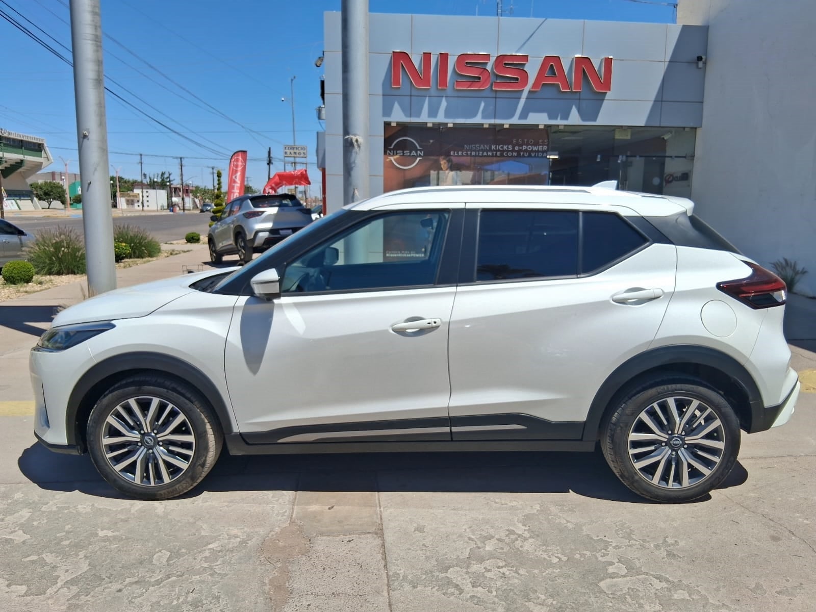 2024 Nissan KICKS 5P PLATINUM L41.6 AUT