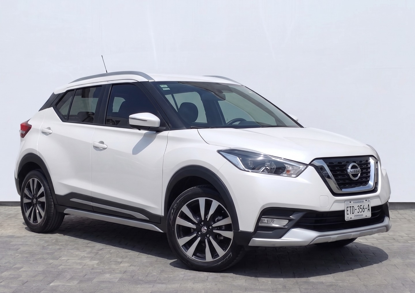 2020 Nissan KICKS 5 PTS EXCLUSIVE 16L TA AAC AUT PIEL VE GPS RA-17