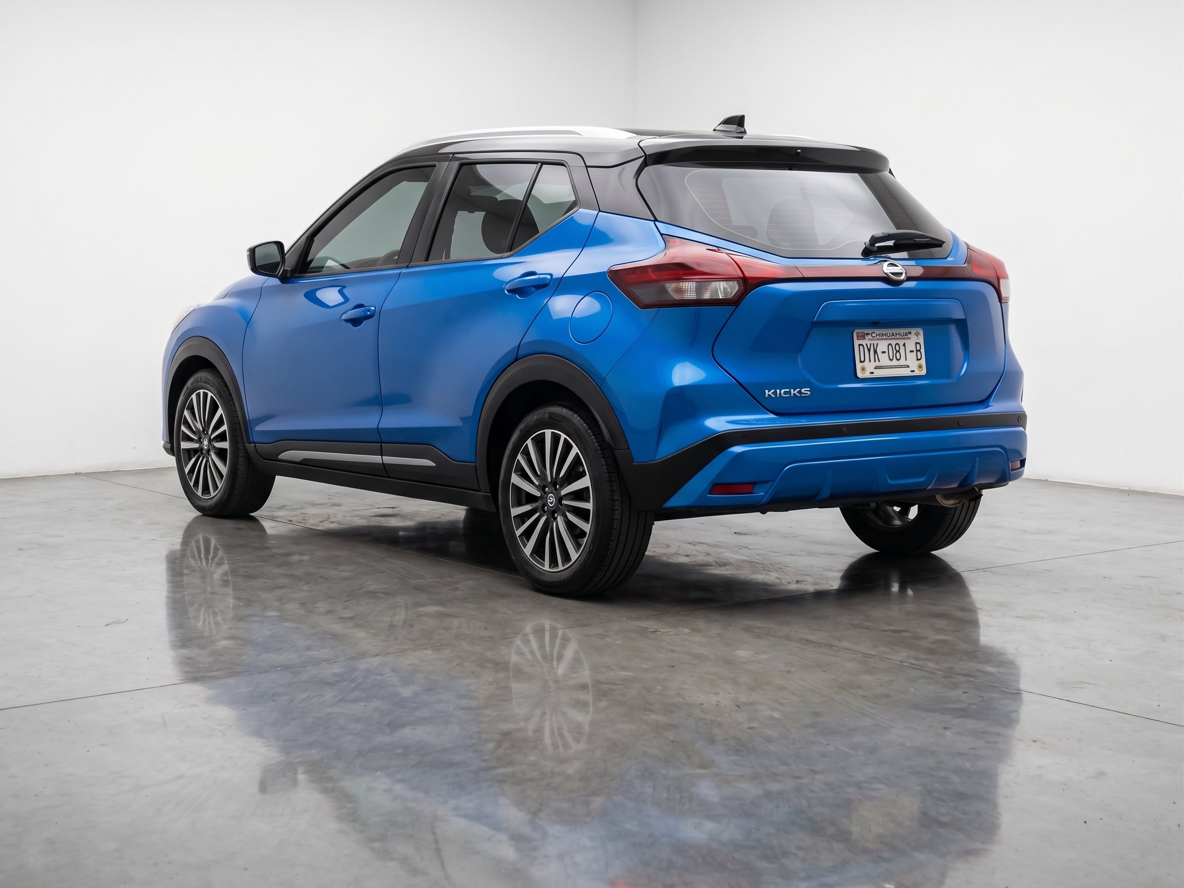 2023 Nissan KICKS 5 PTS PLATINUM 16L TA AAC AUT PIEL GPS RA-18