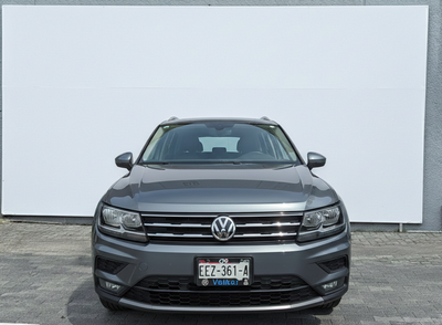 2018 Volkswagen TIGUAN 5 PTS COMFORTLINE 14T DSG CAMARA REVERSA F NIEBLA RA-17
