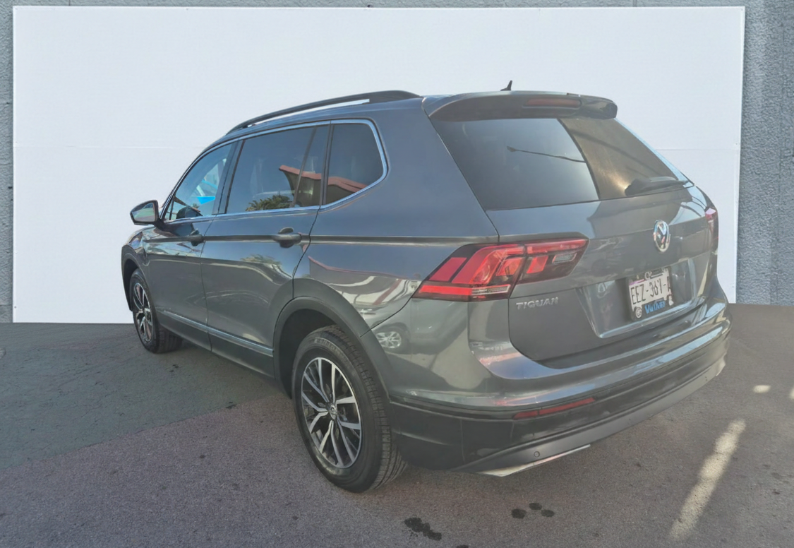 2018 Volkswagen TIGUAN 5 PTS COMFORTLINE 14T DSG CAMARA REVERSA F NIEBLA RA-17