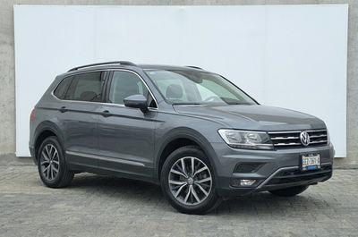 2018 Volkswagen TIGUAN 5 PTS COMFORTLINE 14T DSG CAMARA REVERSA F NIEBLA RA-17
