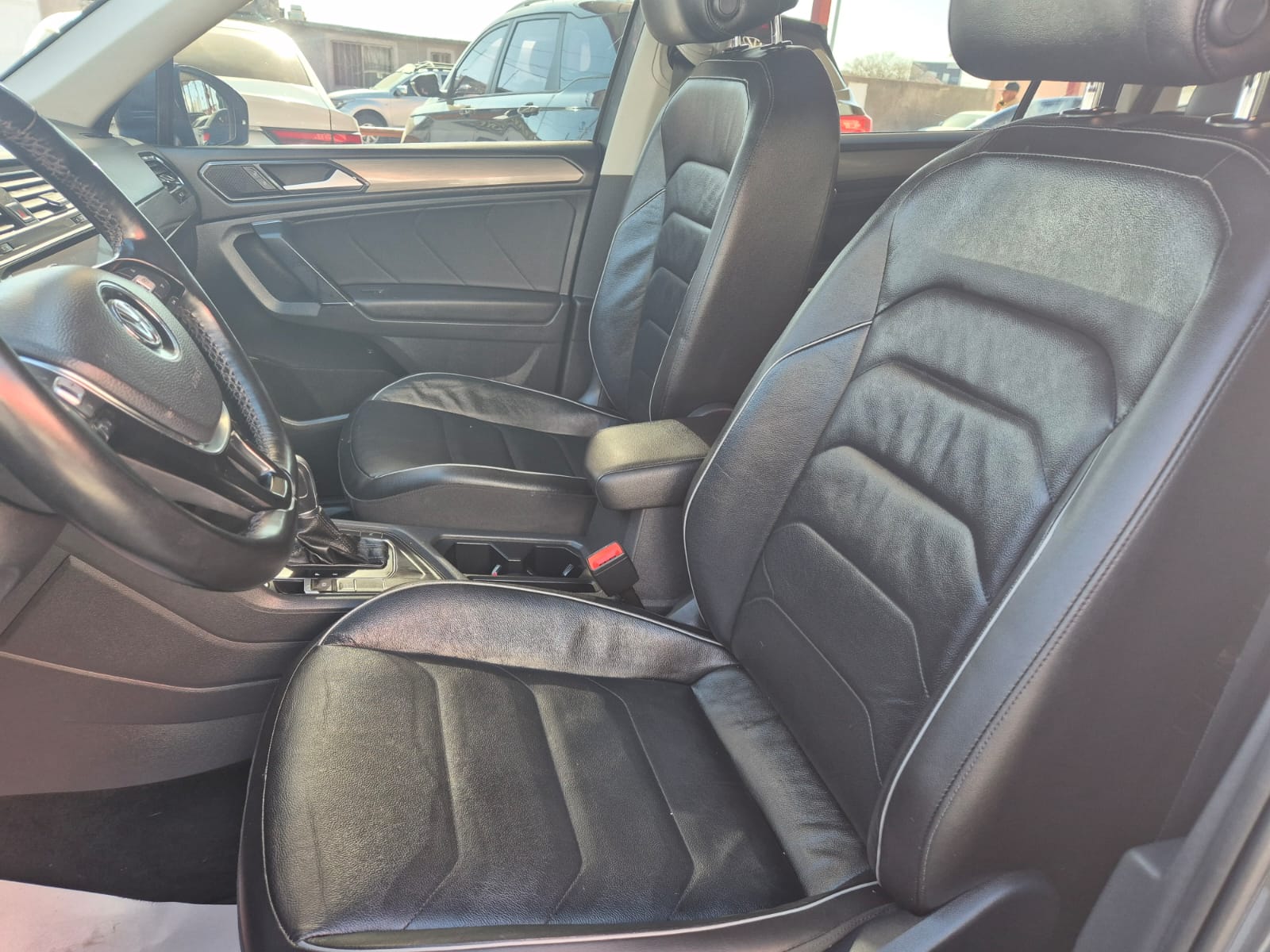 2018 Volkswagen TIGUAN 5 PTS COMFORTLINE 14T DSG CAMARA REVERSA F NIEBLA RA-17