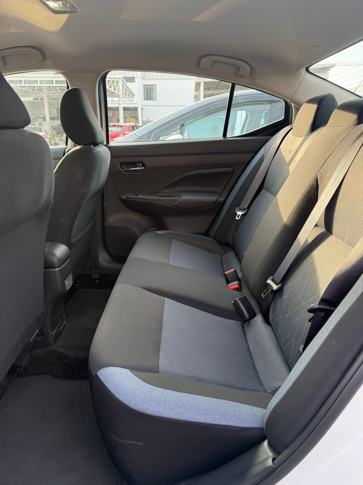 2025 Nissan VERSA 4P ADVANCE L41.6 AUT