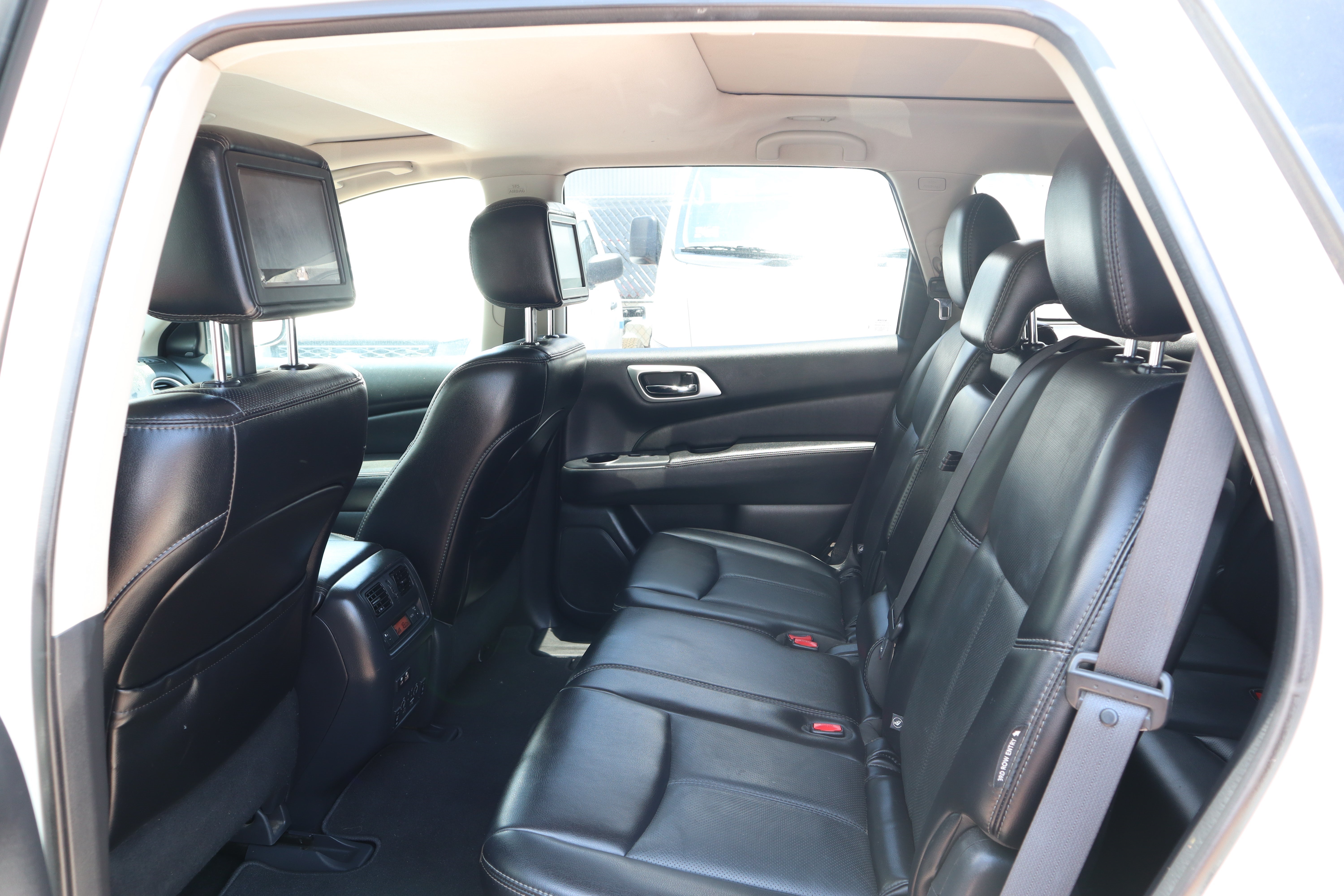 2019 Nissan Pathfinder EXCLUSIVE AWD V6 3.5L 260 CP 5 PUERTAS AUT PIEL BA AA QC