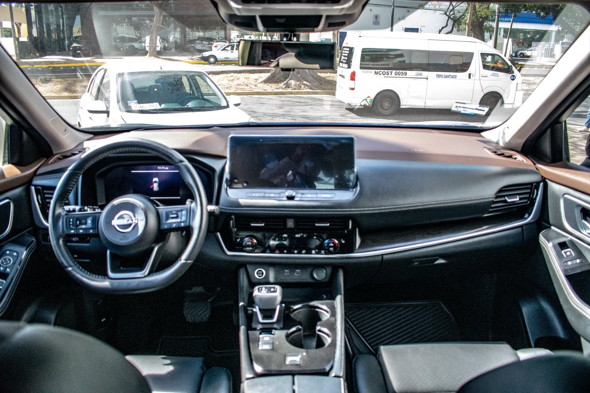 2023 Nissan X-Trail PLATINUM, L4, 2.5L, 181 CP, 5 PUERTAS, AUT CVT