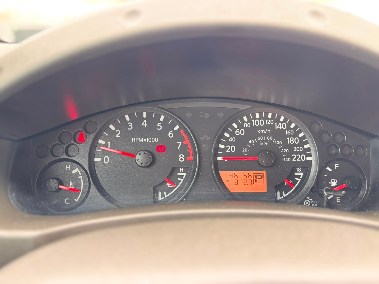 2016 Nissan NP300 FRONTIER 4 PTS PRO 4X L4 25L TA AAC PIEL RA-18 4X4