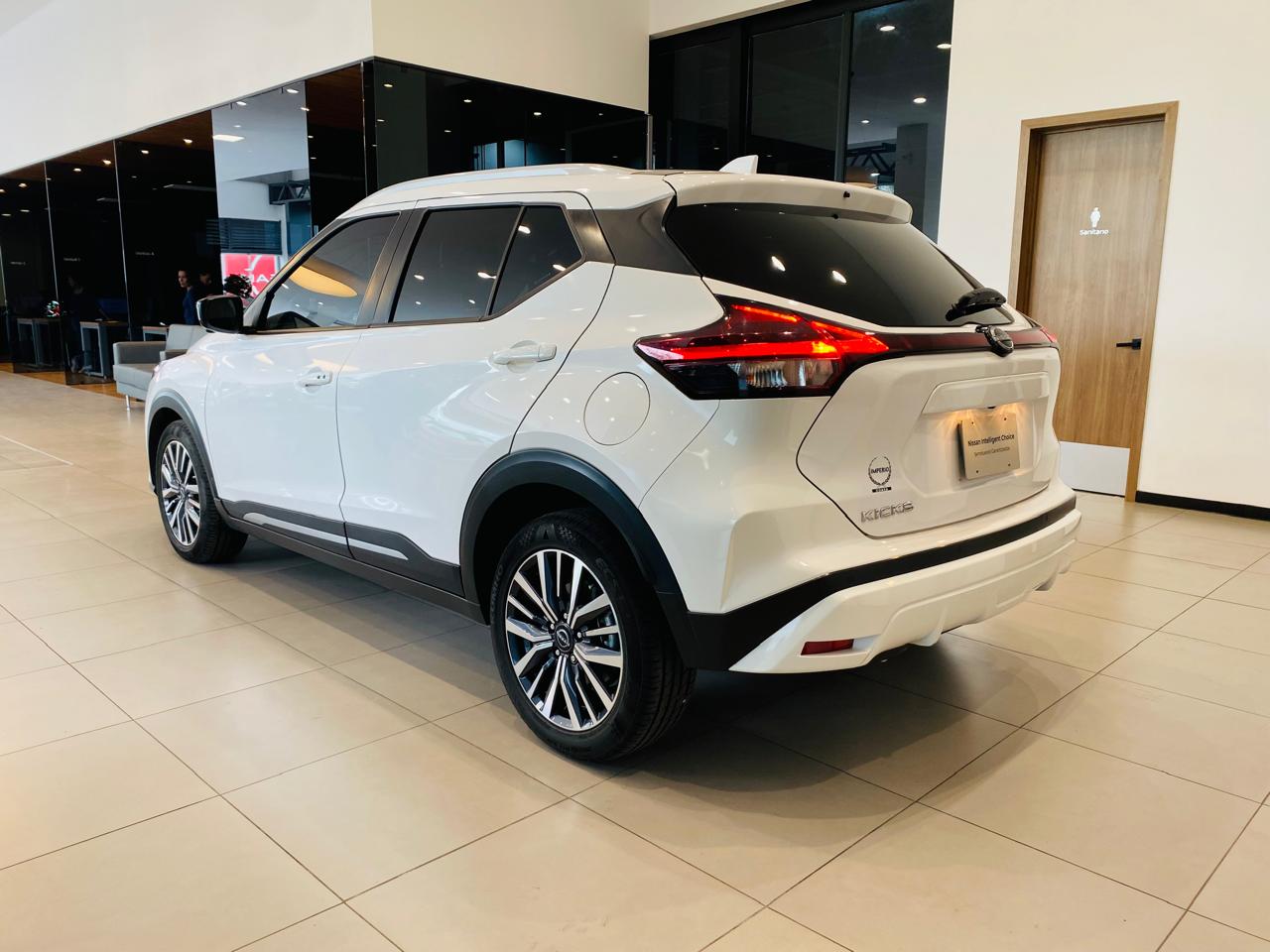2023 Nissan KICKS 5 PTS EXCLUSIVE 16L TA AAC AUT PIEL GPS RA-17