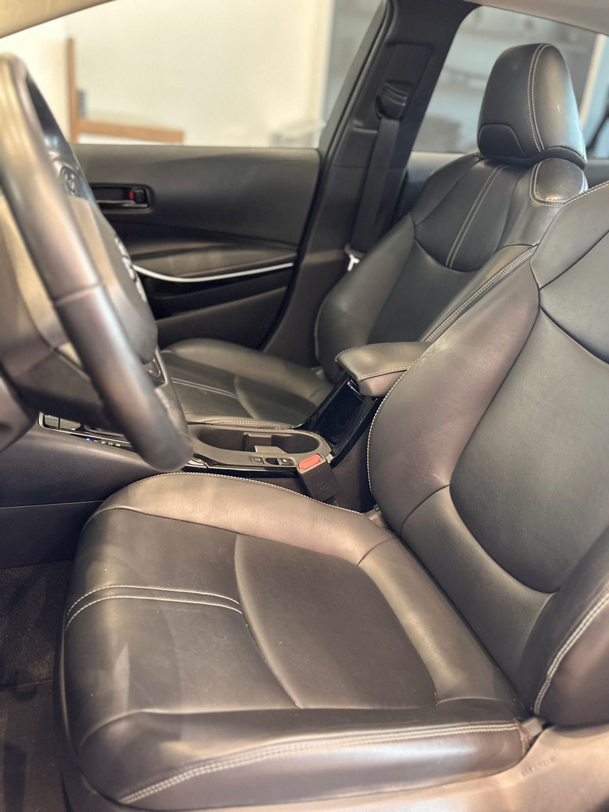 2023 Toyota COROLLA 4P XLE L41.8 AUT
