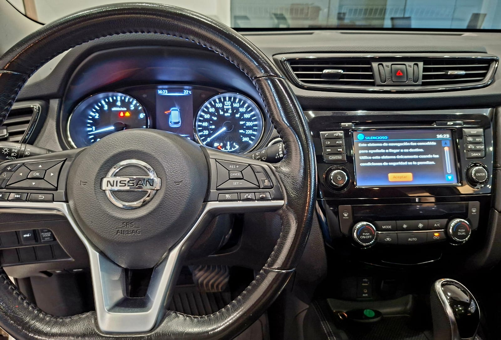 2018 Nissan X-TRAIL 5 PTS EXCLUSIVE CVT PIEL CD QC GPS 5 PAS RA-18