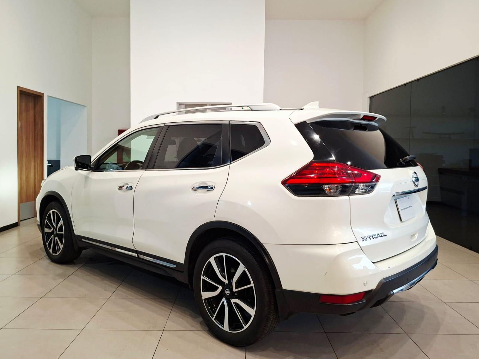 2018 Nissan X-TRAIL 5 PTS EXCLUSIVE CVT PIEL CD QC GPS 5 PAS RA-18