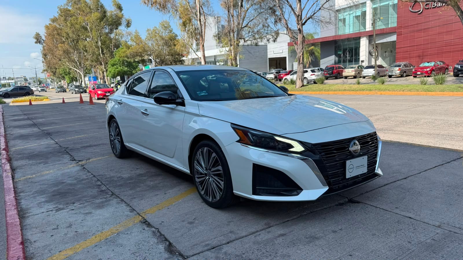 2023 Nissan ALTIMA 4P EXCLUSIVE L42.0T AUT