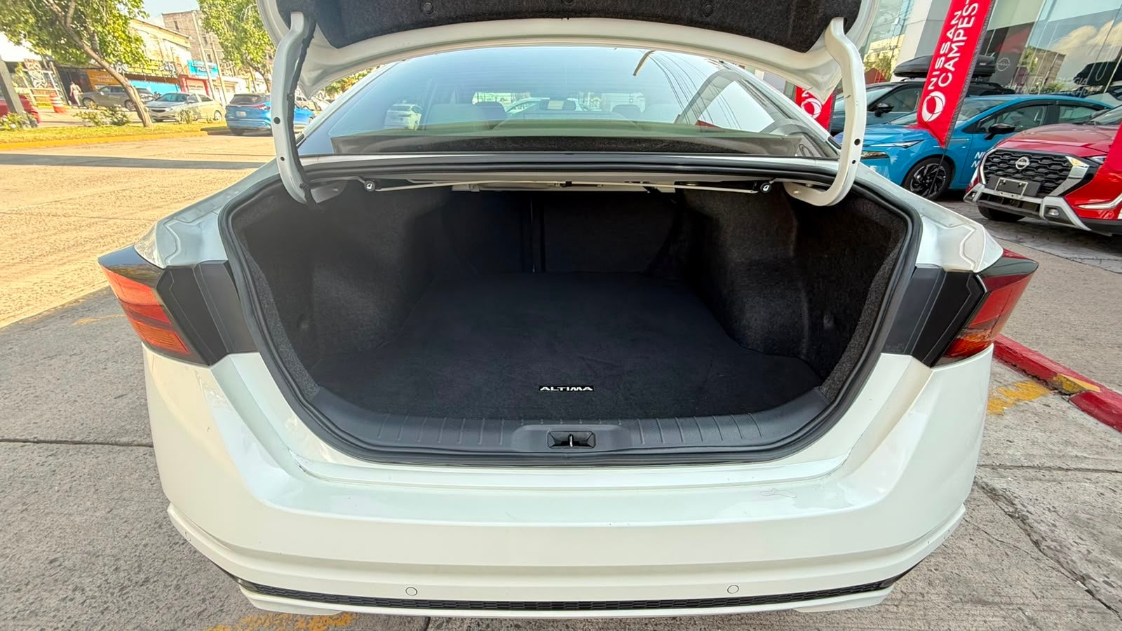2023 Nissan ALTIMA 4P EXCLUSIVE L42.0T AUT