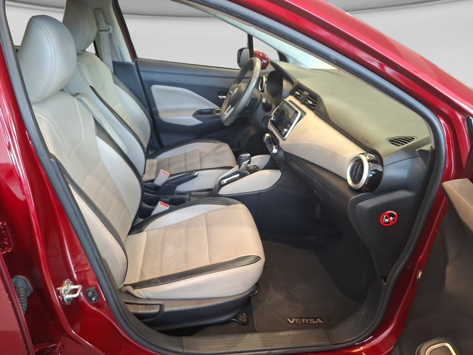2022 Nissan VERSA PLATINUM CVT 22