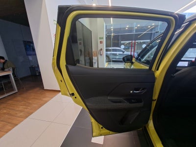 2025 Nissan KICKS PLATINUM CVT 25