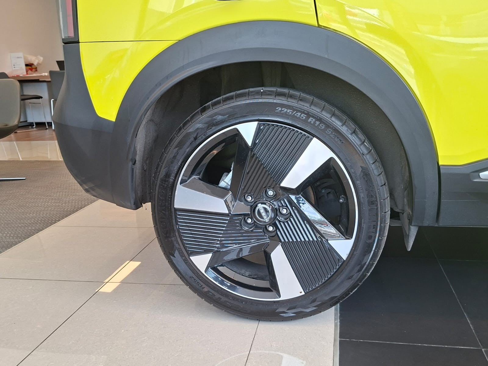 2025 Nissan KICKS PLATINUM CVT 25