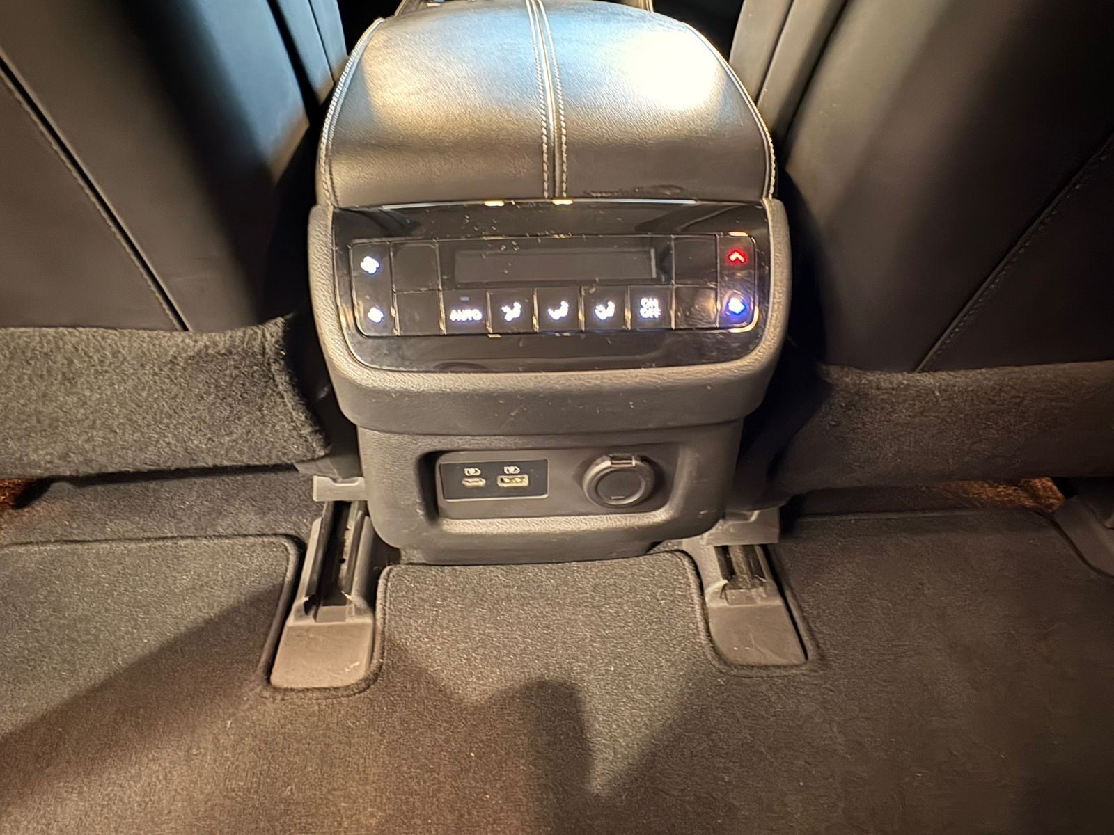 2022 INFINITI QX60 3.5L LUXE AWD 22