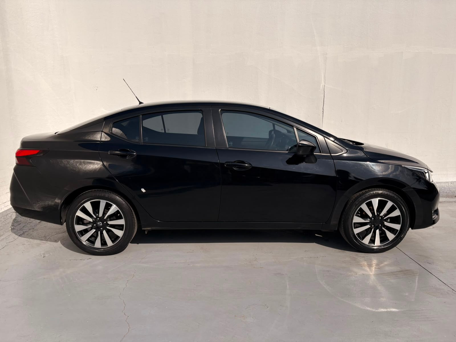 2025 Nissan VERSA 4P ADVANCE L41.6 MAN