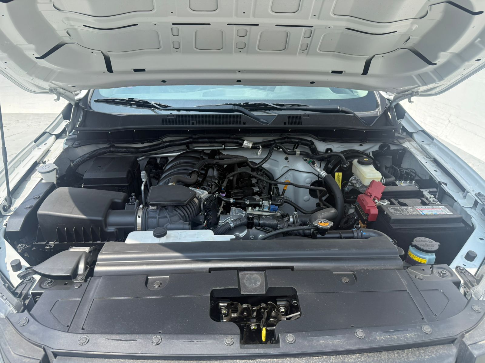 2024 Nissan NP300 CHASIS CABINA 2P L42.5 MAN AA