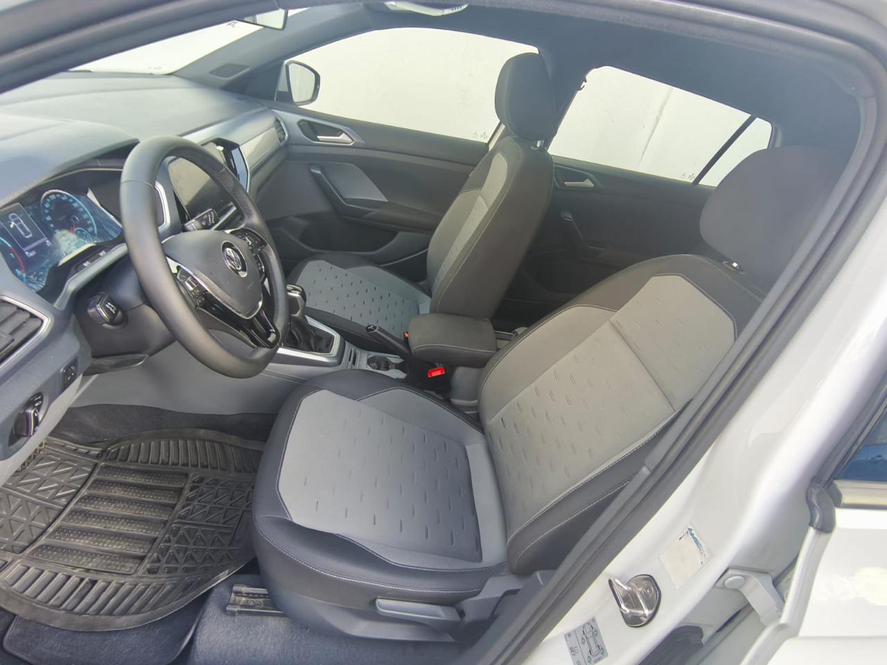 2022 Volkswagen TAOS 5 PTS COMFORTLINE 14L TA PIEL F LED RA-18