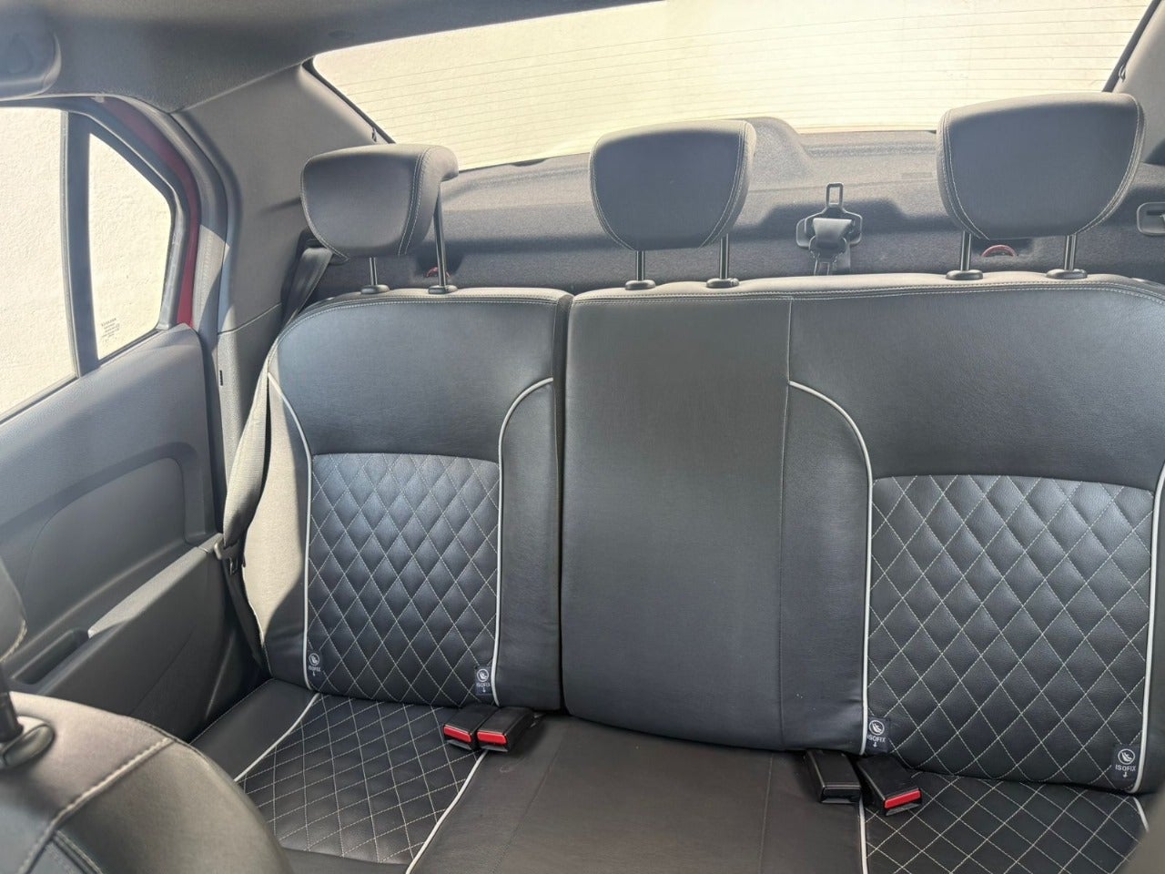 2023 RENAULT LOGAN 4 PTS INTENS 16L TA RA-16