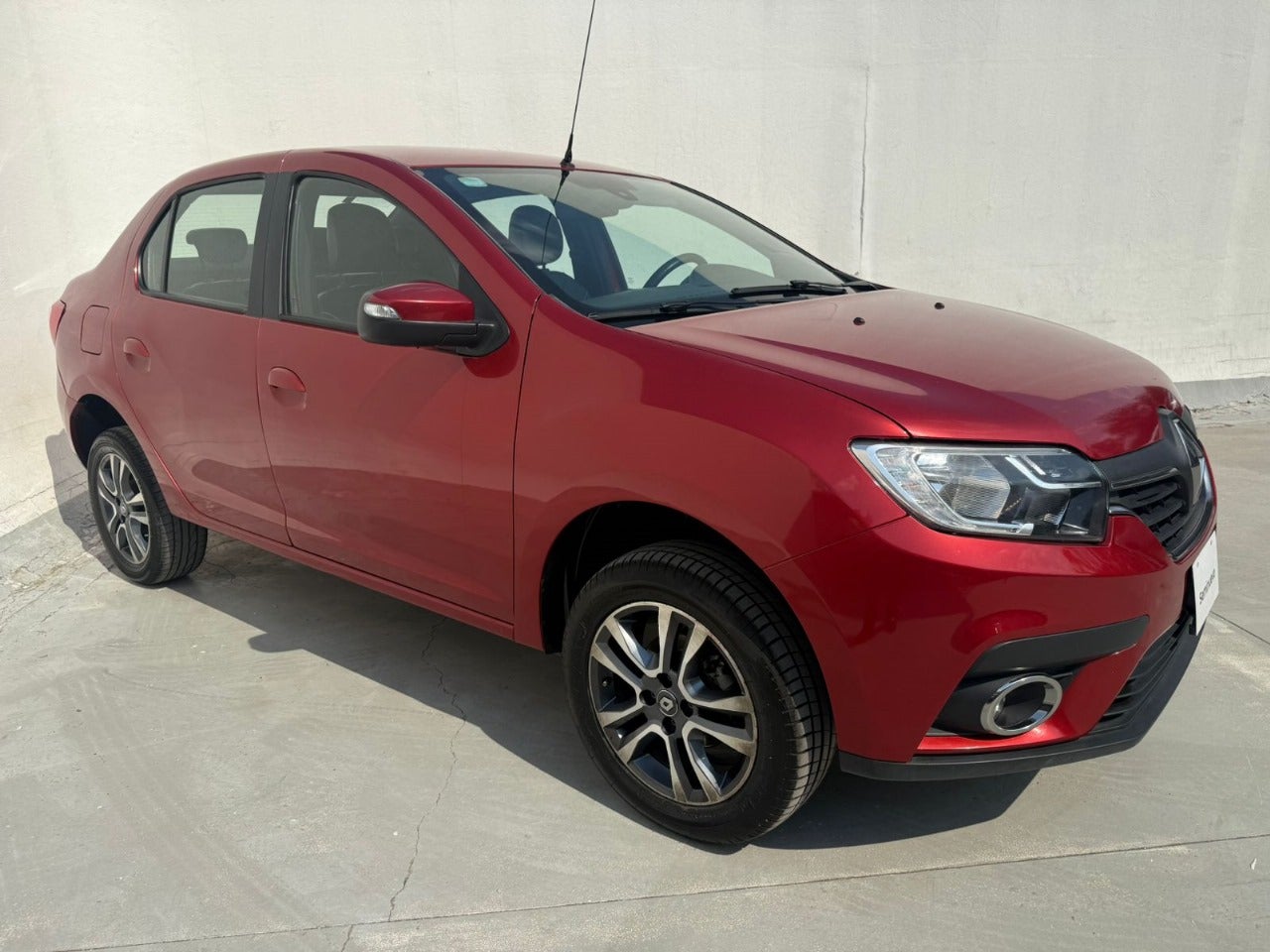 2023 RENAULT LOGAN 4 PTS INTENS 16L TA RA-16