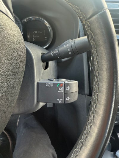 2023 RENAULT LOGAN 4 PTS INTENS 16L TA RA-16