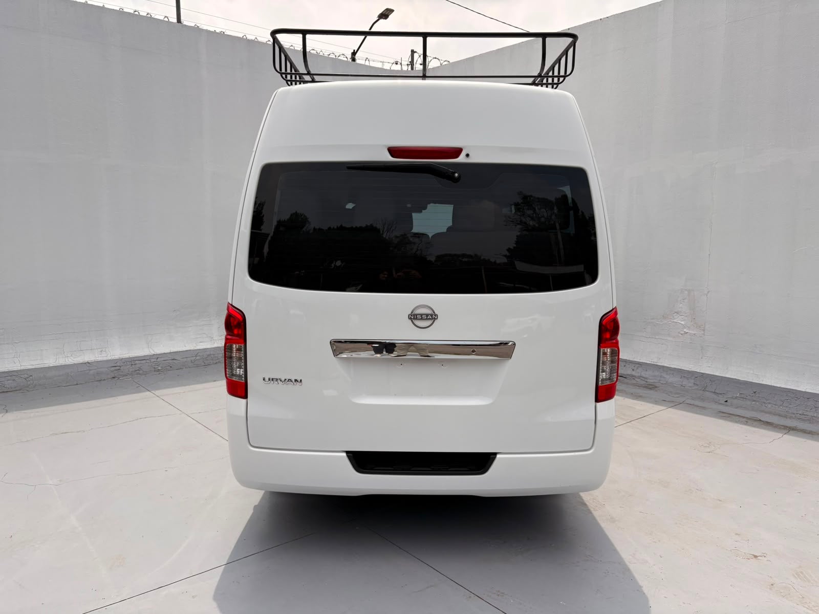 2024 Nissan URVAN 4P AMPLIA L42.5 MAN 15PAS PSEG