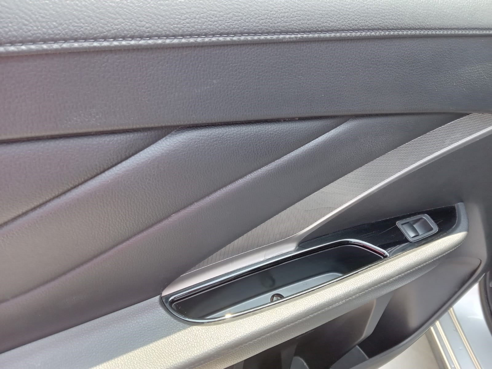 2022 Mitsubishi XPANDER CROSS 5 PTAS LIMITED AUTO 1.5 L 4 CIL