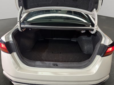 2023 Nissan Altima 4 pts. Exclusive, 2.0T, CVT, climatronic, QC, s. Bose, f. led, RA-19